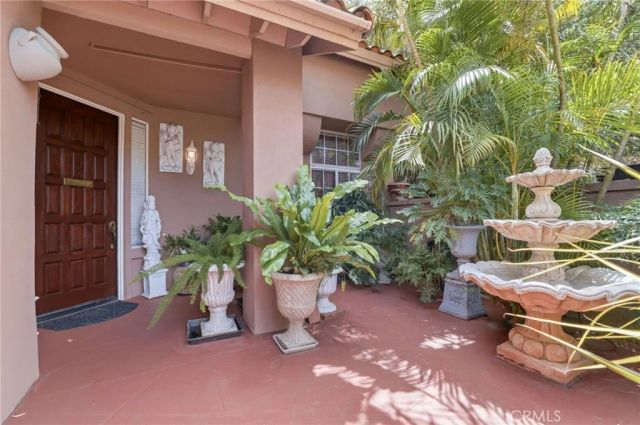 933 La Salle Circle, Corona, CA 92879