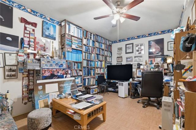 933 La Salle Circle, Corona, CA 92879
