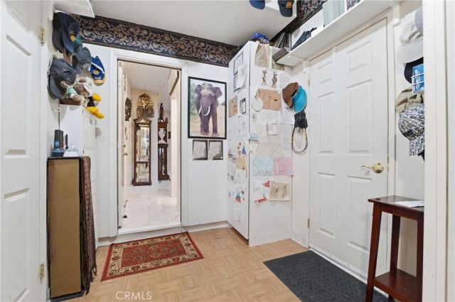 933 La Salle Circle, Corona, CA 92879