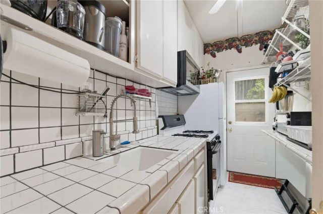 933 La Salle Circle, Corona, CA 92879