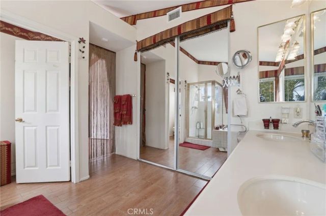 933 La Salle Circle, Corona, CA 92879