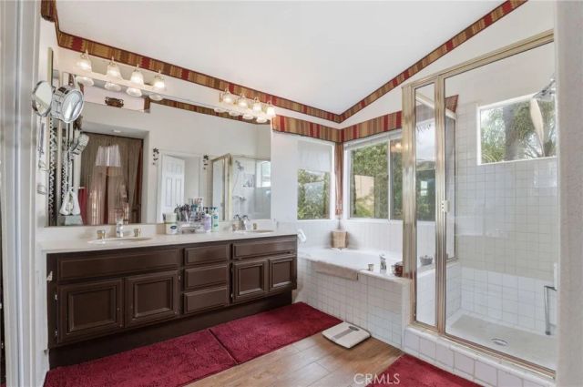 933 La Salle Circle, Corona, CA 92879