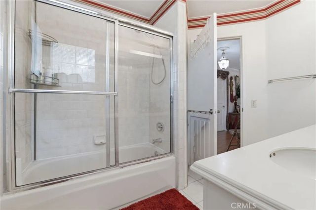 933 La Salle Circle, Corona, CA 92879