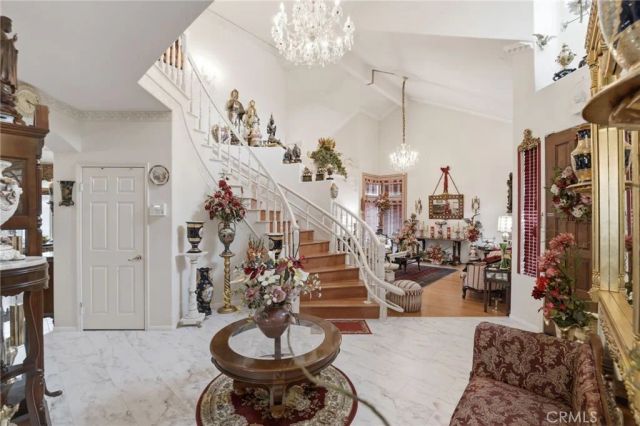 933 La Salle Circle, Corona, CA 92879