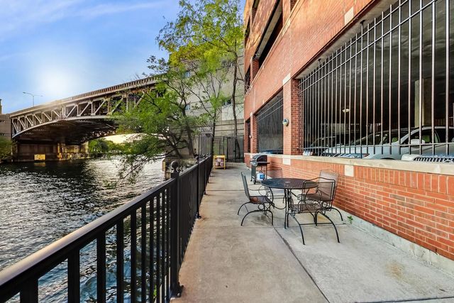 550 N Kingsbury Street 423, Chicago, IL 60654