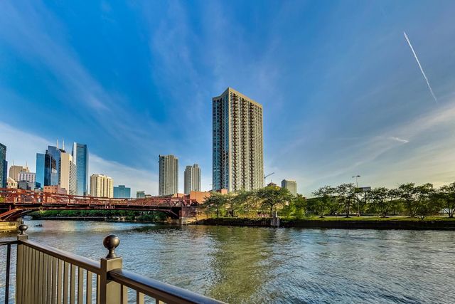 550 N Kingsbury Street 423, Chicago, IL 60654