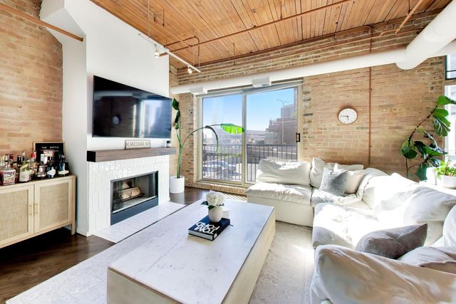 550 N Kingsbury Street 423, Chicago, IL 60654