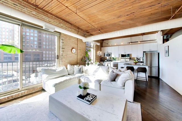 550 N Kingsbury Street 423, Chicago, IL 60654