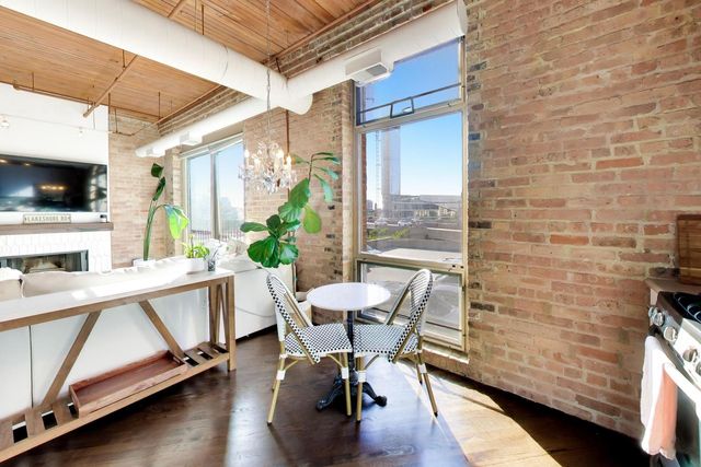 550 N Kingsbury Street 423, Chicago, IL 60654