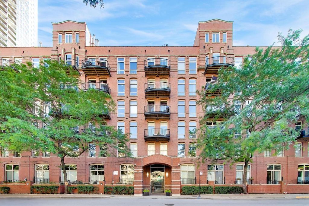 550 N Kingsbury Street 423, Chicago, IL 60654