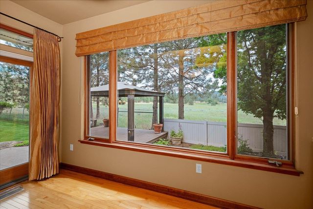 1821 S Viewcrest Ln, Spokane, WA 99212