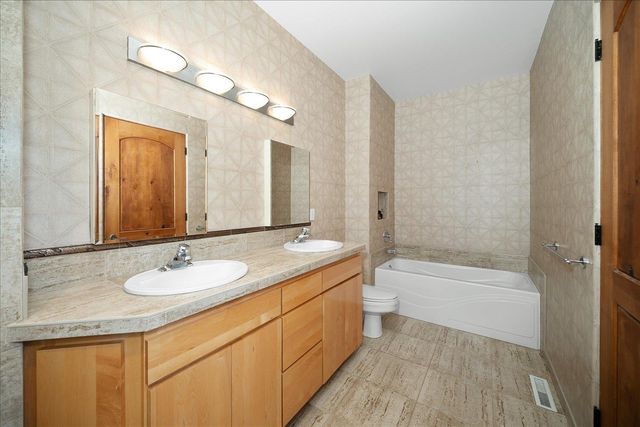 1821 S Viewcrest Ln, Spokane, WA 99212