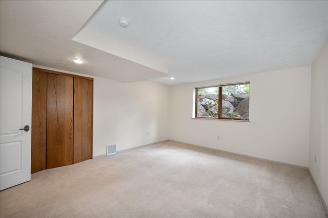 1821 S Viewcrest Ln, Spokane, WA 99212