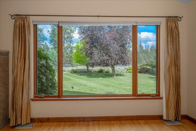 1821 S Viewcrest Ln, Spokane, WA 99212