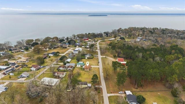 1001 Camilla Lake Road, Coldspring, TX 77331