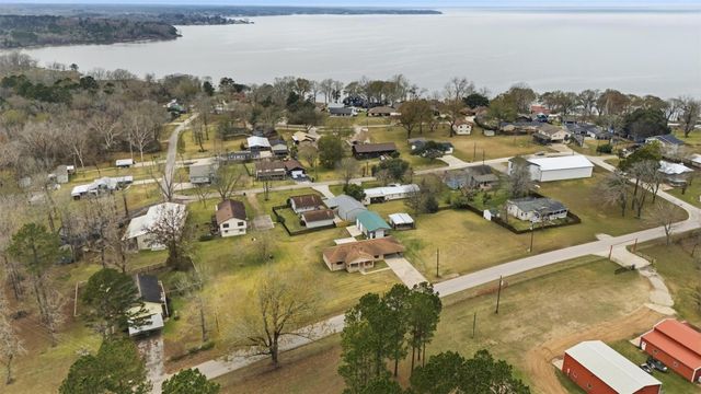 1001 Camilla Lake Road, Coldspring, TX 77331