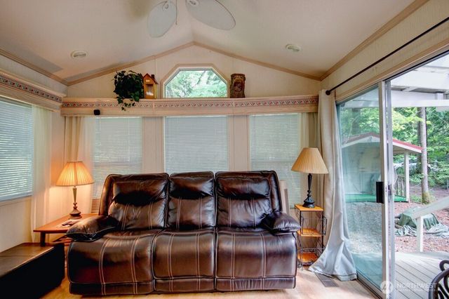 42 6 Riverside Drive, Deming, WA 98244