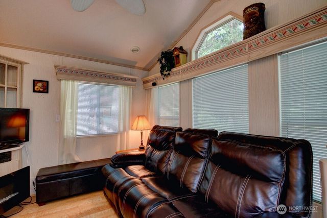 42 6 Riverside Drive, Deming, WA 98244