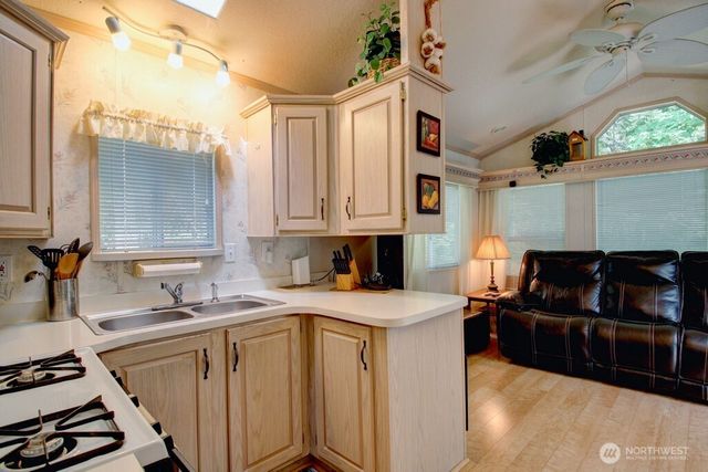 42 6 Riverside Drive, Deming, WA 98244