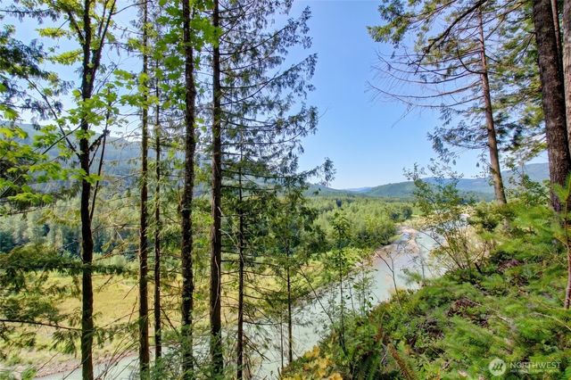 42 6 Riverside Drive, Deming, WA 98244