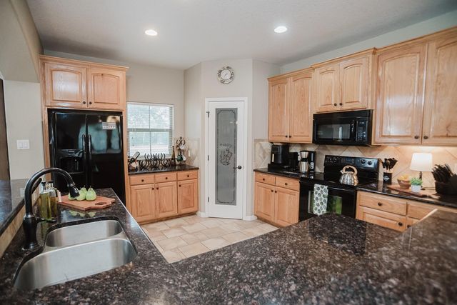 205 Sendera XING, La Vernia, TX 78121