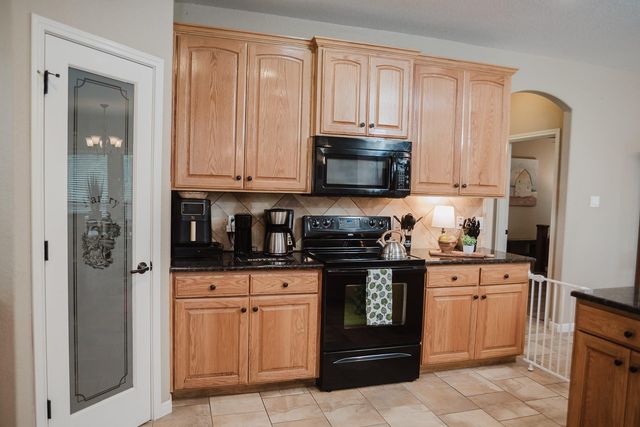 205 Sendera XING, La Vernia, TX 78121