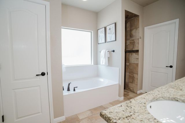 205 Sendera XING, La Vernia, TX 78121