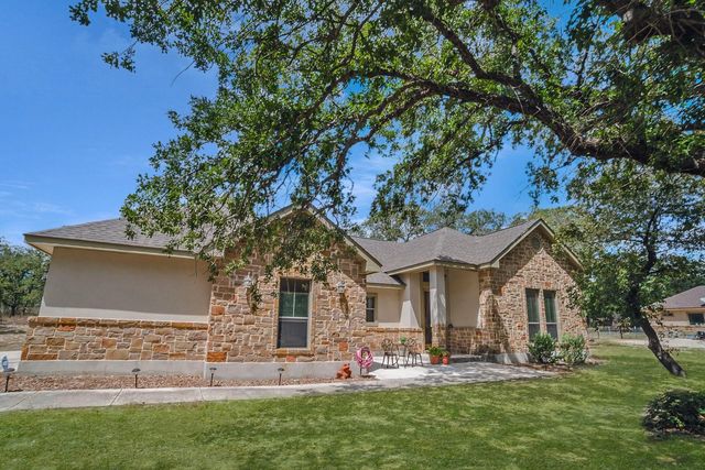205 Sendera XING, La Vernia, TX 78121