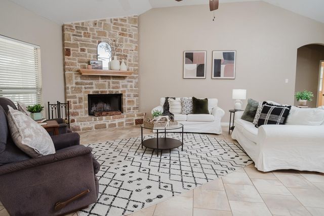 205 Sendera XING, La Vernia, TX 78121