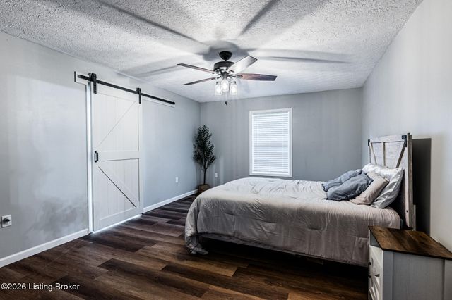 1896 Little Beaver Creek Rd, Bowling Green, KY 42101