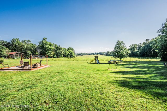 1896 Little Beaver Creek Rd, Bowling Green, KY 42101