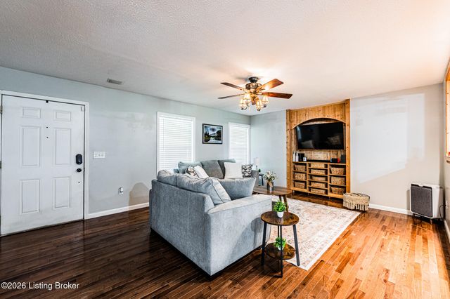 1896 Little Beaver Creek Rd, Bowling Green, KY 42101