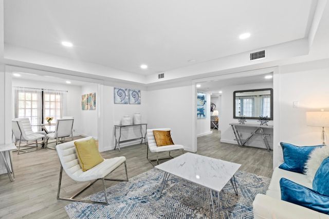 3520 Highland View DR, Austin, TX 78731