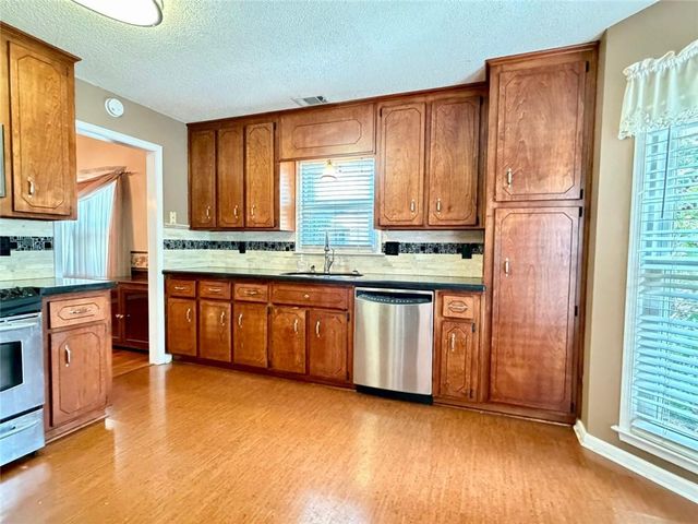 3240 Country Walk Drive, Powder Springs, GA 30127