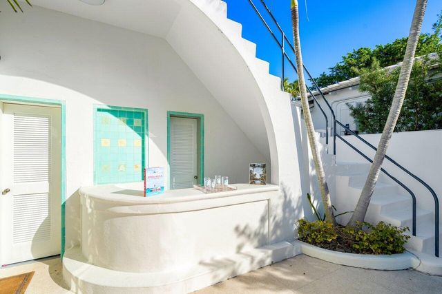162 Peruvian Avenue, Palm Beach, FL 33480