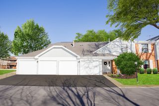 317 Woodbury Court B1, Schaumburg, IL 60193