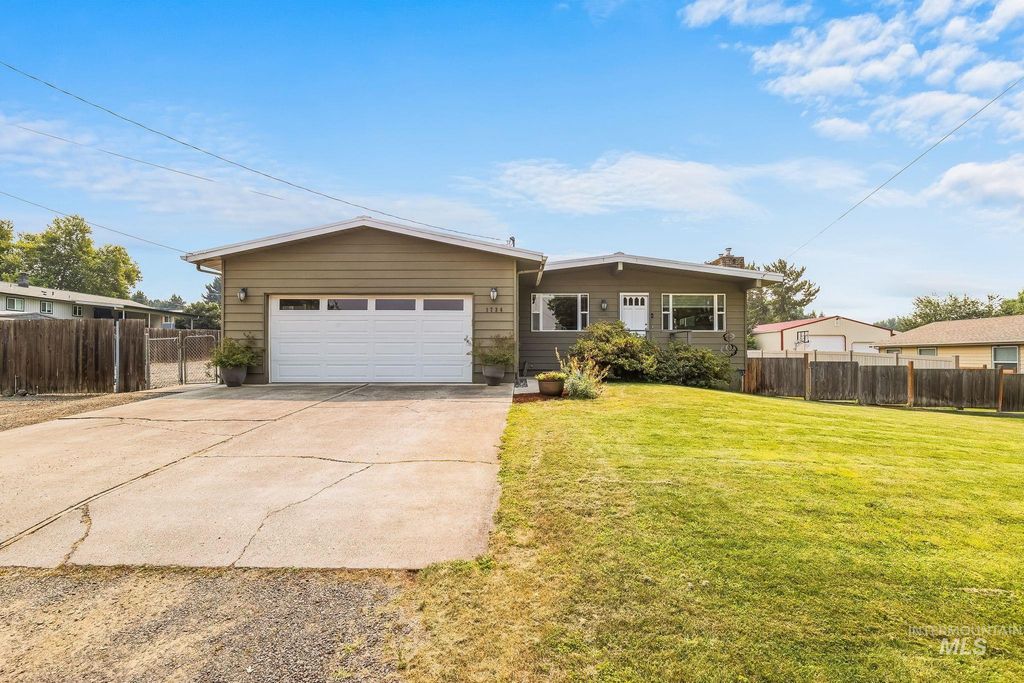 1734 Burrell Ave, Lewiston, ID 83501 photo 1