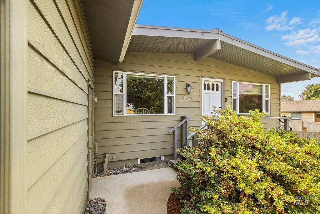 1734 Burrell Ave, Lewiston, ID 83501 photo 3