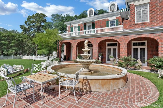 2525 Fairfield Avenue, Shreveport, LA 71104