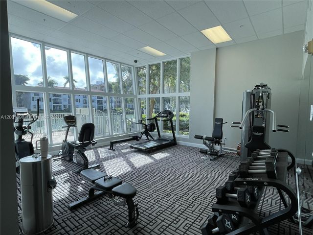 3000 NE 188th St 603, Aventura, FL 33180