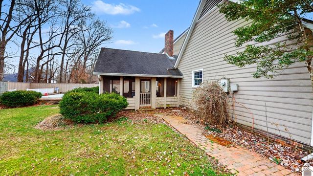 1551 Oxford Drive, Murray, KY 42071