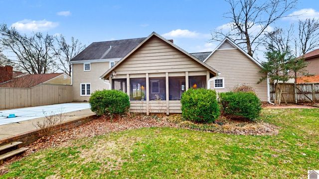 1551 Oxford Drive, Murray, KY 42071