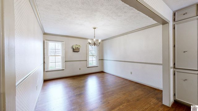 1551 Oxford Drive, Murray, KY 42071