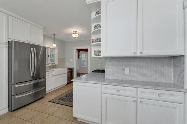951 Chestnut St, Manchester, NH 03104