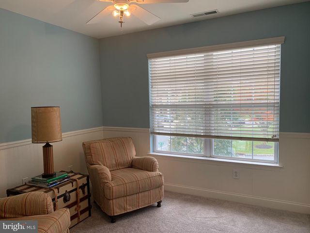 2 ZION DR, Berlin, NJ 08009