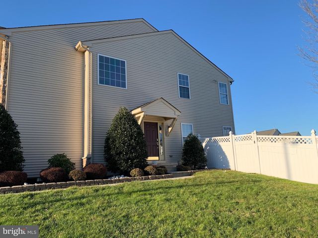 2 ZION DR, Berlin, NJ 08009