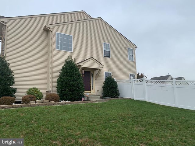 2 ZION DR, Berlin, NJ 08009