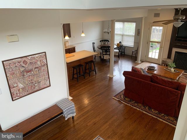 2 ZION DR, Berlin, NJ 08009