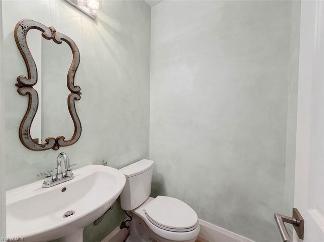 6772 Southern Oak CT, Naples, FL 34109