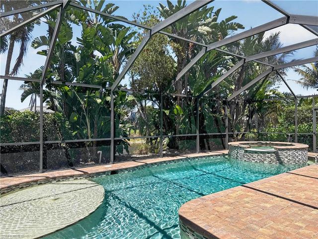 6772 Southern Oak CT, Naples, FL 34109
